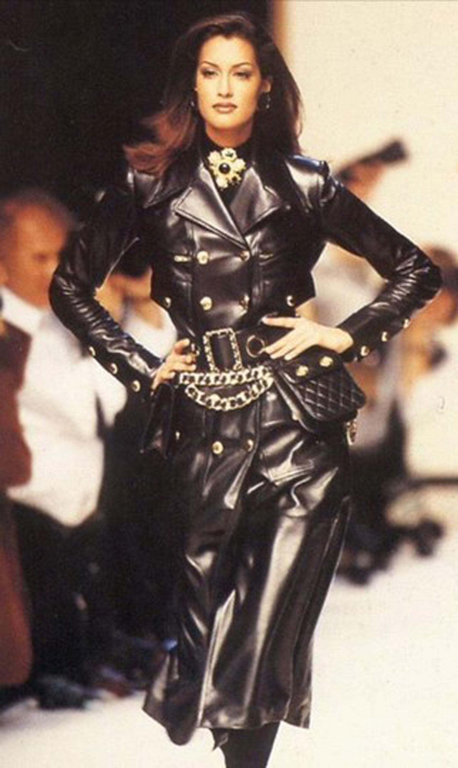 Chanel in the 90s The Best Supermodel Runway Moments Including Kate  Moss Cindy Crawford And More